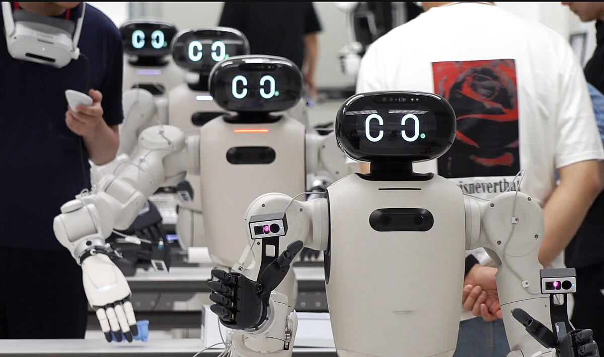 LG  Robotics Business Center